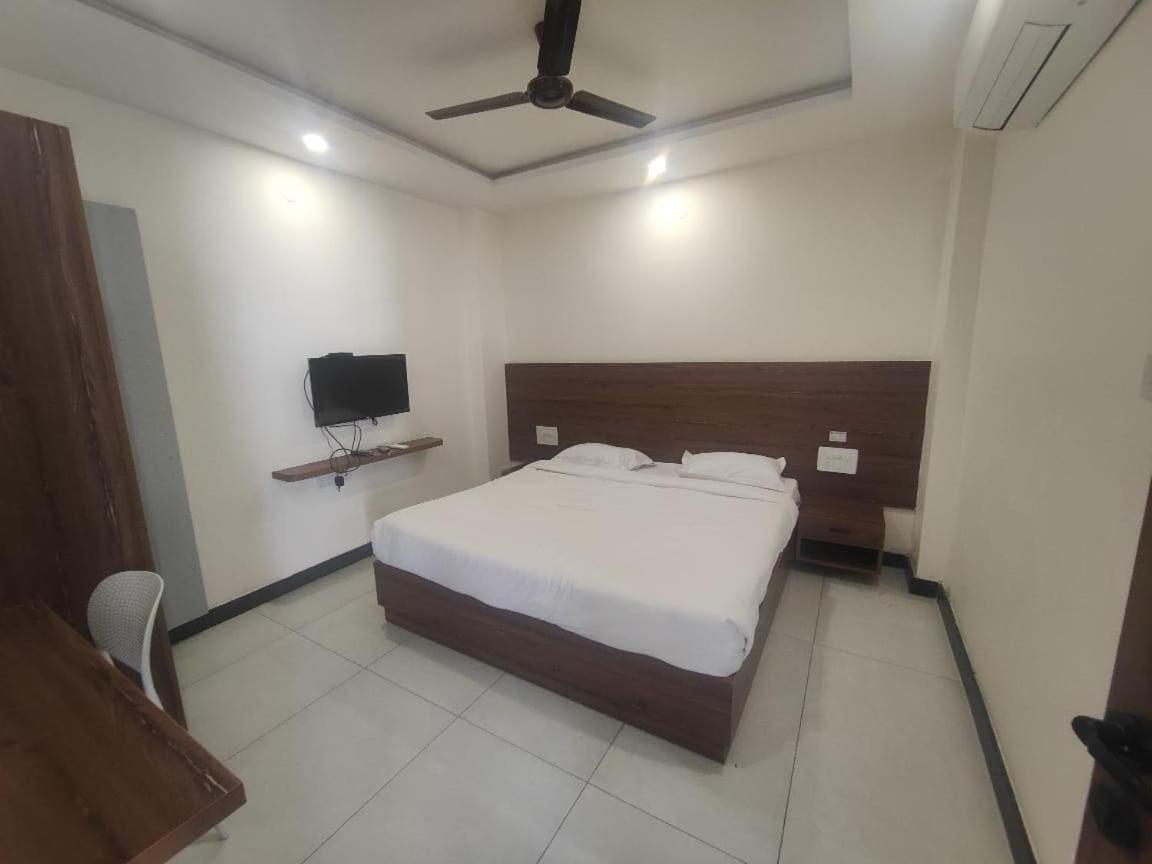 Super Townhouse Shivamogga Formerly Karthik Bhavan Exterior photo